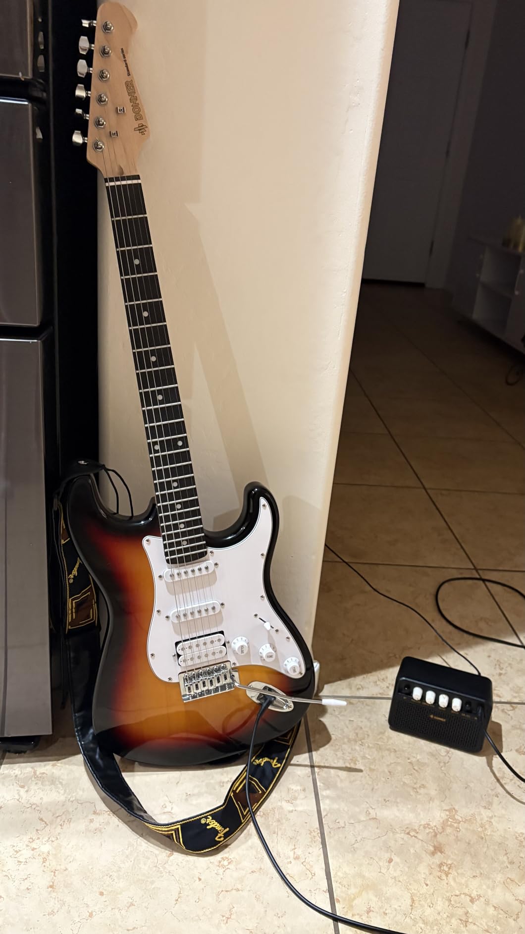 Donner DST-100B 39 Inch Electric Guitar Beginner Kit | Solid Body Full Size Black HSS for Starter, with Amplifier, Bag, Digital Tuner, Capo, Strap, String, Cable, Picks customer photo 2