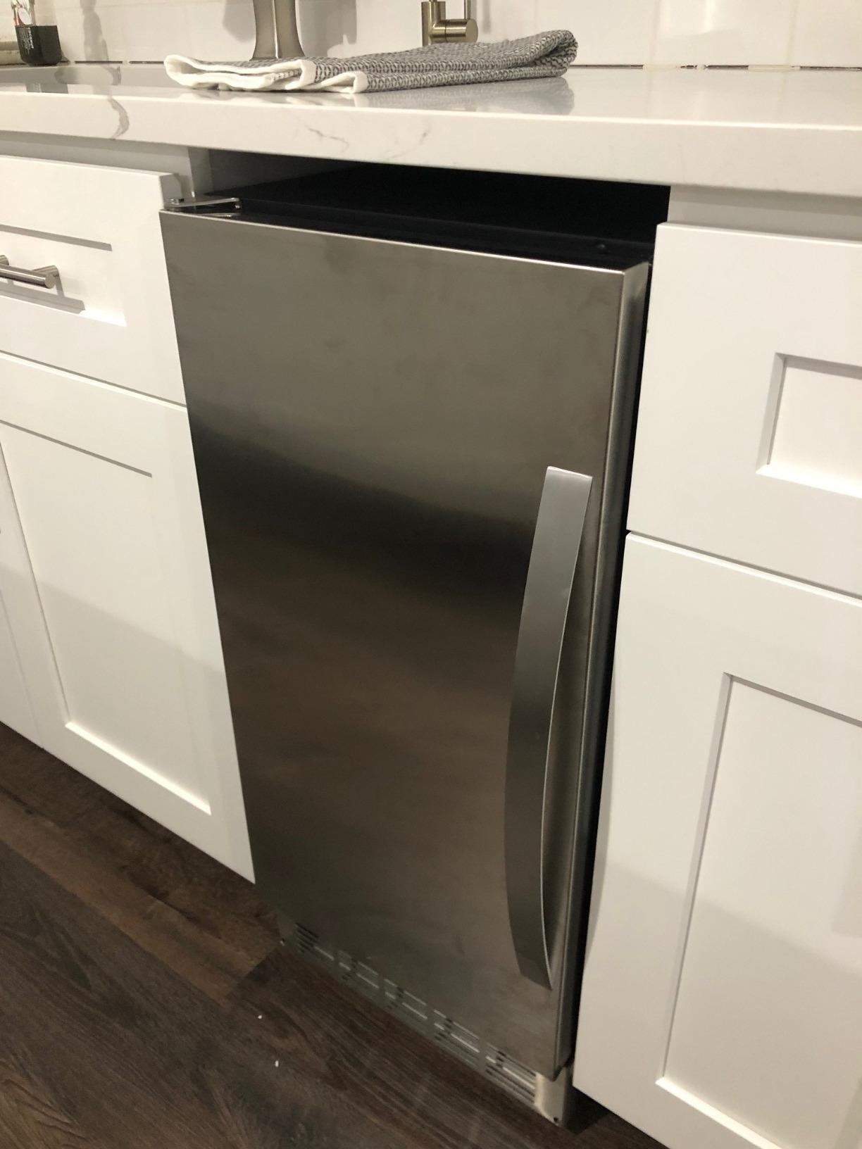EdgeStar IB450SSP 50 lb. 15 Inch Wide Undercounter Clear Ice Maker with Drain Pump customer photo 2
