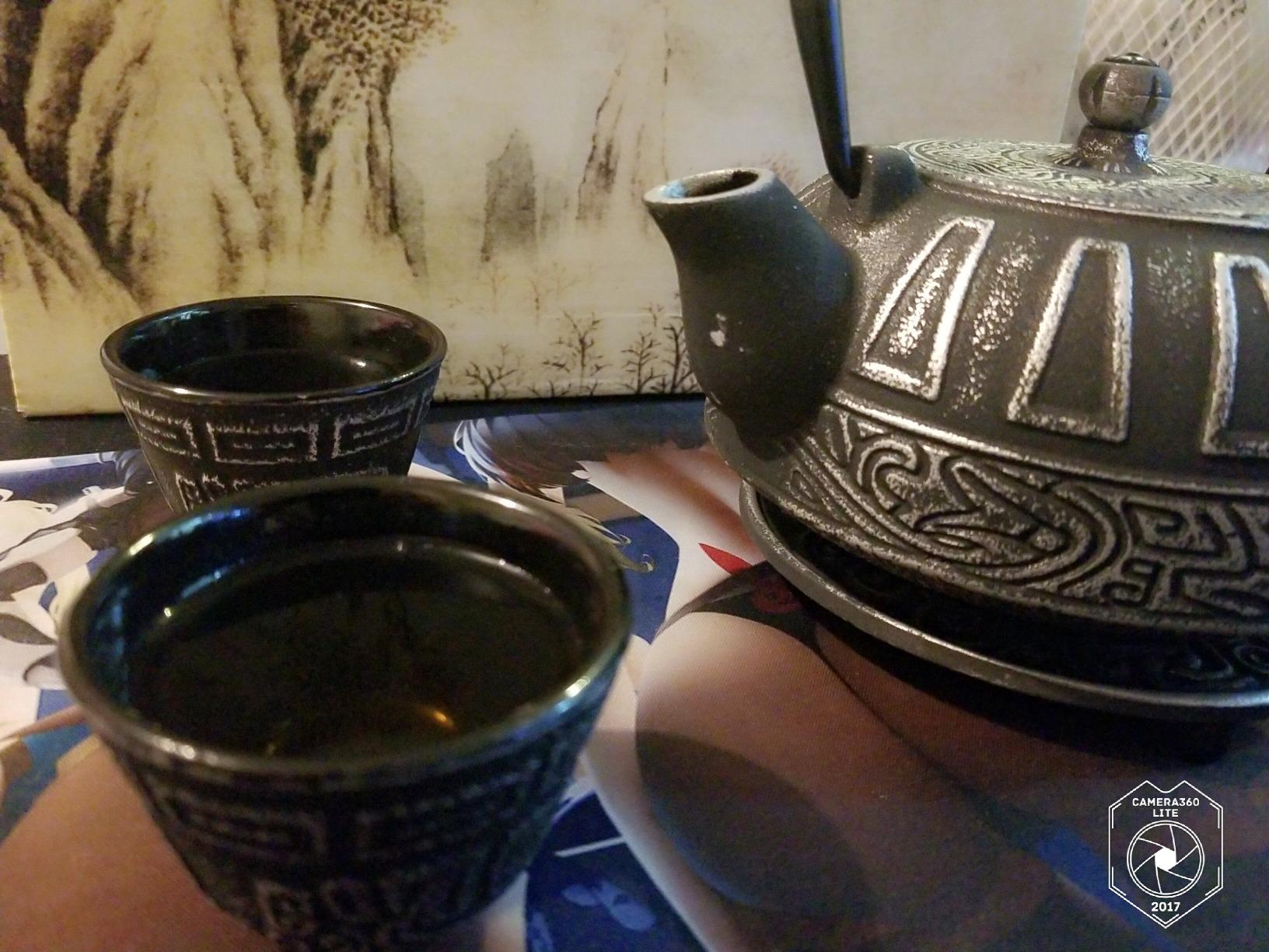Japanese Style Cast Iron Teapot Set Tetsubin Kettle with Infuser | Iron Tea Pot with 4 Teacup Trivet for Stove Top, Handmade Gift for Friend (28 Ounce, Black, Enameled Interior) customer photo 1