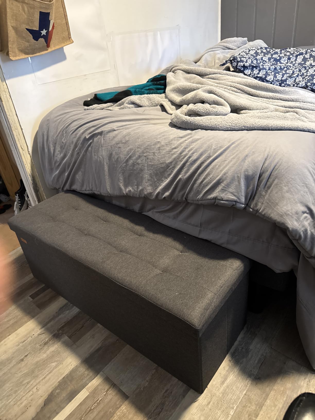 SONGMICS 43.3 Inches Folding Storage Ottoman Bench, Load 660 lb | Ottoman Foot Rest, Storage Chest, for Living Room, Entryway, Slate Gray and Ink Black, MINOTA Collection ULSF77K customer photo 1