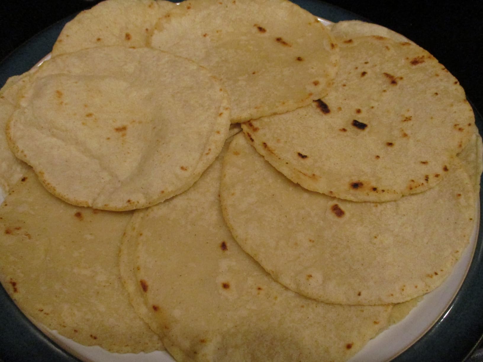 ARC 8-Inch Cast Iron Tortilla Press with 100 Parchment Papers | Rust-Proof Coating & Heavy Duty, Perfect for Homemade Tortillas, Rotis, Quesadillas & Empanadas customer photo 2