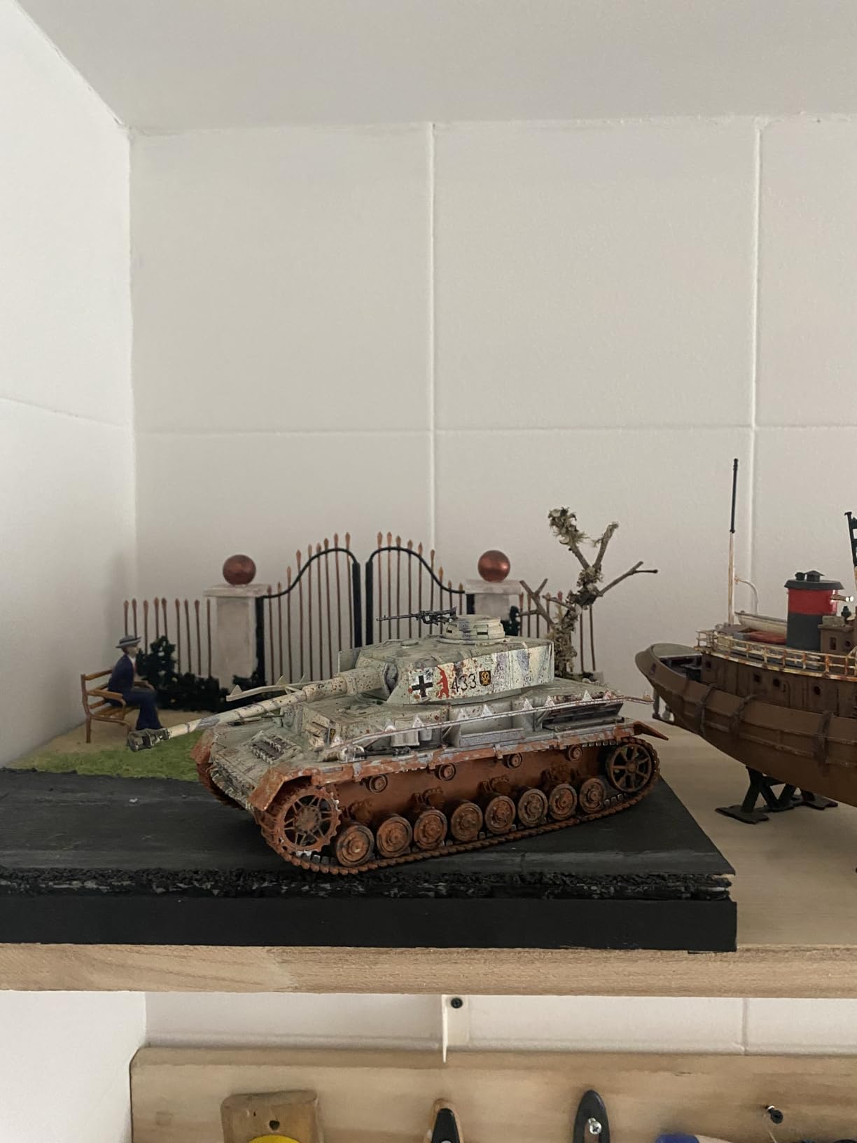 Airfix WWII Panzer IV Ausf. H. Mid Version 1:35 Military Tank Plastic Model Kit A1351 customer photo 1
