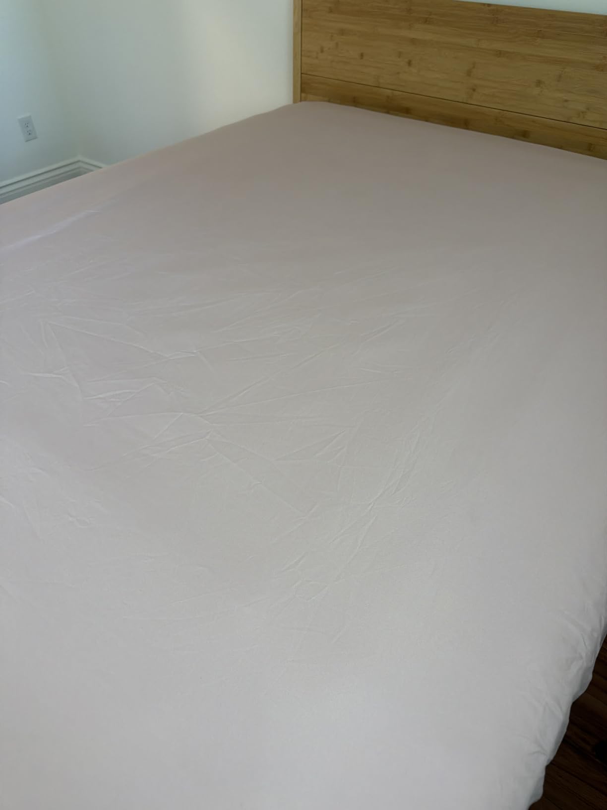 Bedsure Queen Sheet Set - 4 Pieces Soft, Breathable, Cooling Bed Sheets | Hotel Luxury Bedding, Oeko-Tex , Easy Care, Deep Pocket, Fade Resistant, Shrink Resistant, Sturdiness, Emboss Design customer photo 1