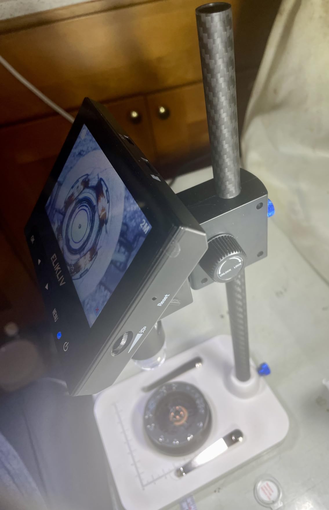 Elikliv Microscope, LCD Digital Coin Microscope 1000x, Coin Magnifier with 8 Adjustable LED Lights, PC View Compatible with Windows/MacBook, EDM4, 4.3-Inch customer photo 1