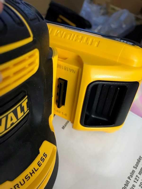 DEWALT 20V MAX Orbital Sander Cordless, 5-Inch Sander Tool, 2.0Ah, 8,000-12,000 OPM, Variable Speed Dial, Storage Bag, Battery and Charger Included (DCW210D1) customer photo 1