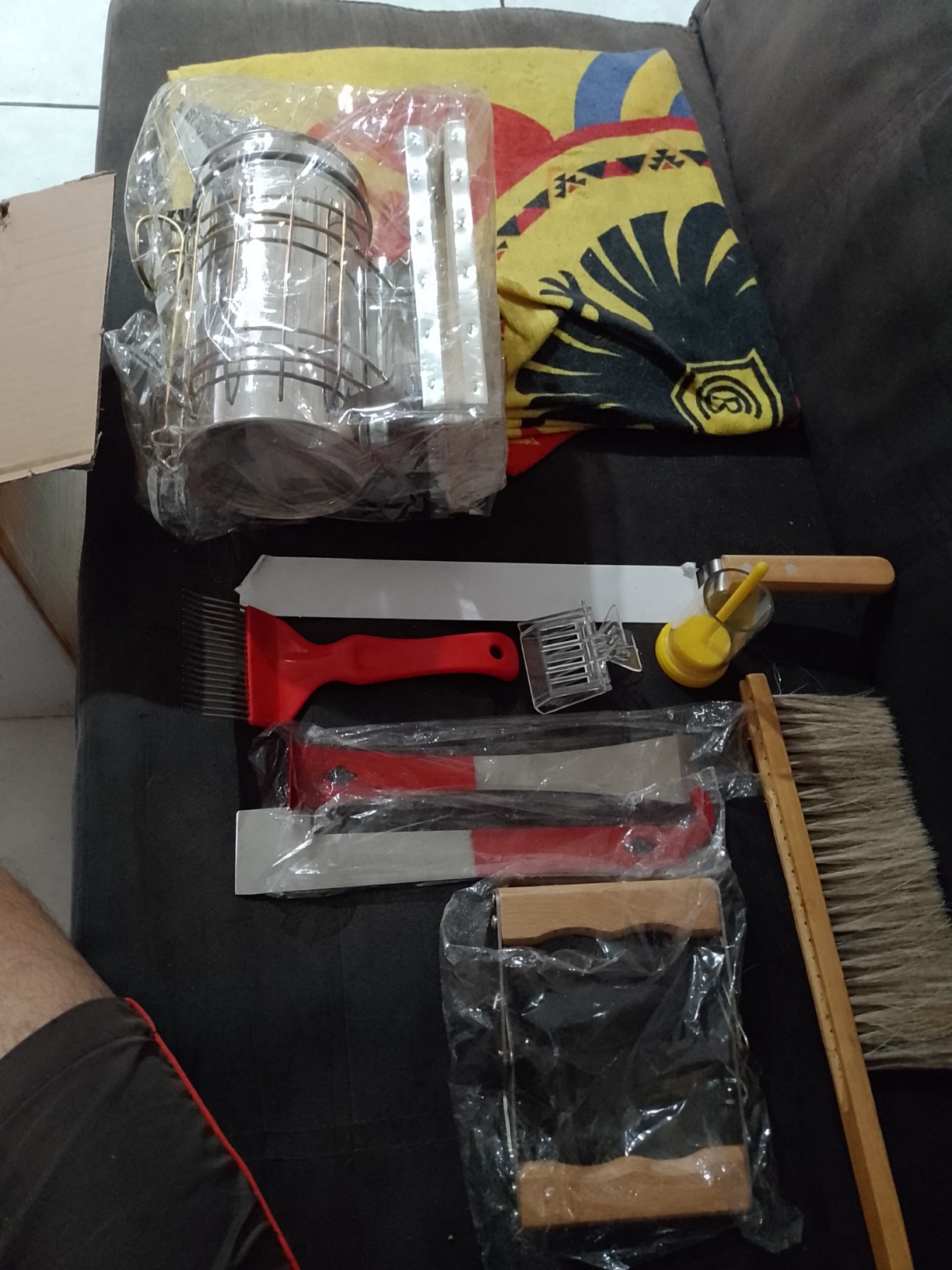 BeeCastle 9 Pcs Beekeeping Tools Kit with Organizer Tote for Beekeepers, Necessary Beekeeping Supplies Bee Keeping Starter Kit Includes Bee Smoker Kit and Beehive Tools customer photo 2