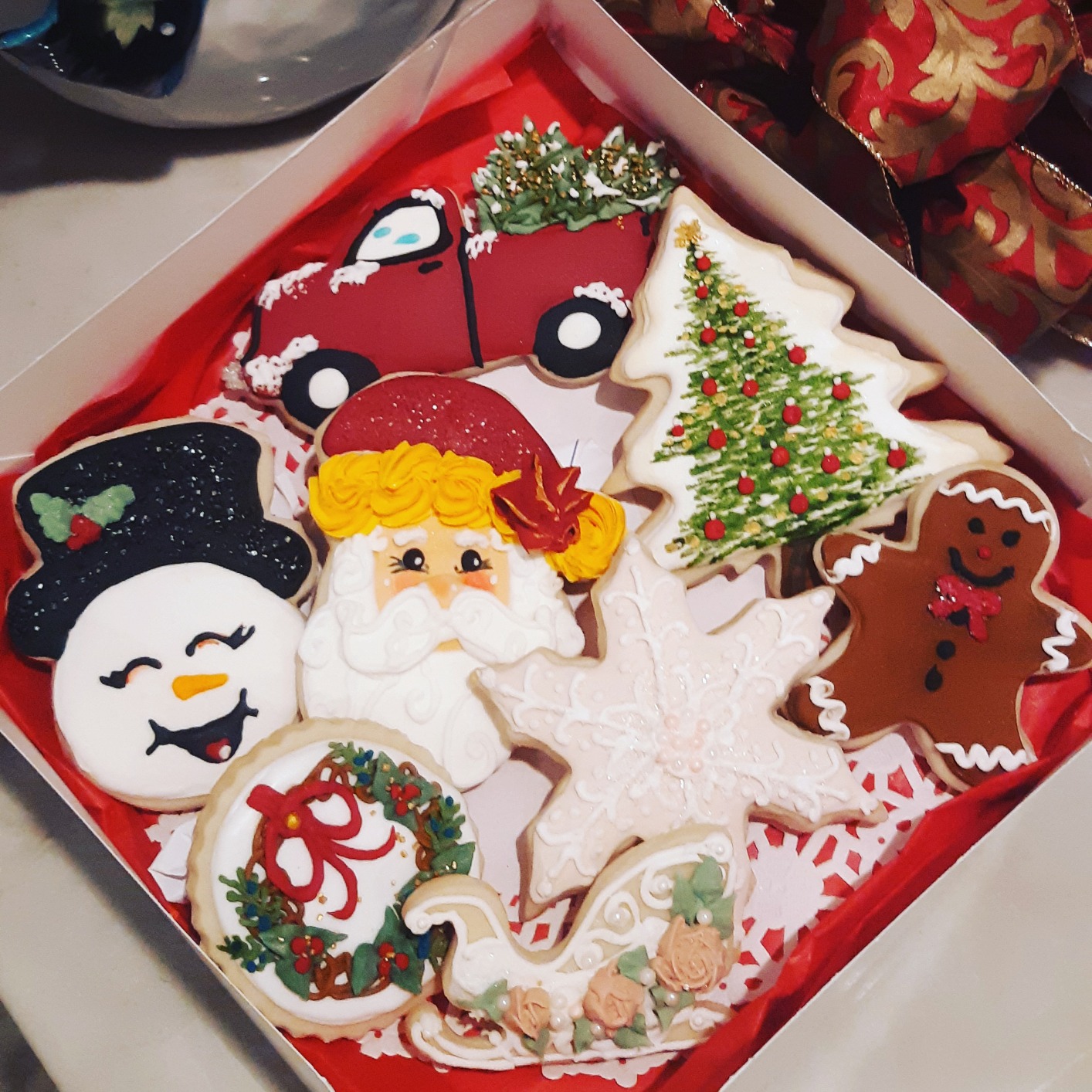 Sugar Cookie Decorating Tools - Acrylic Turntable, 6 Decoration Brushes, Anti-Slip Silicone Mat & 3 Cookie Scribe Needles customer photo 1