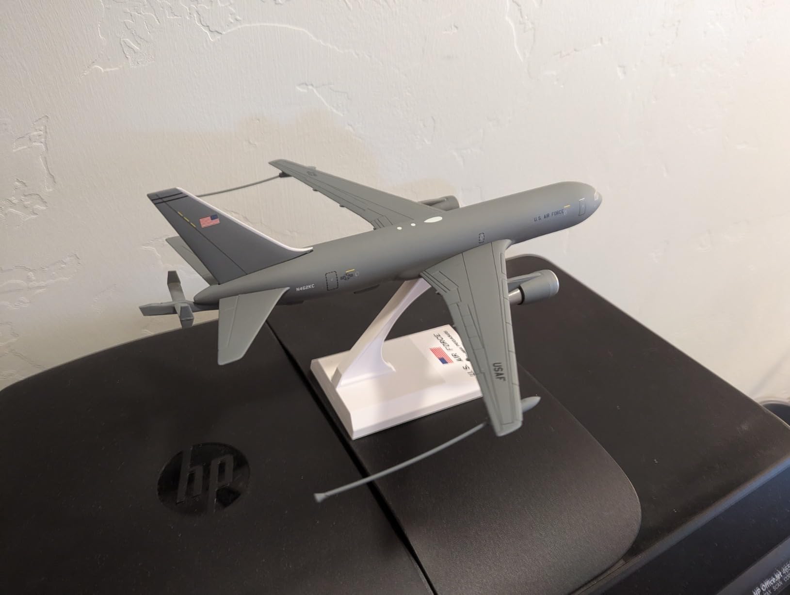 Daron SkyMarks KC-46A 1/200 Scale, Gray customer photo 1