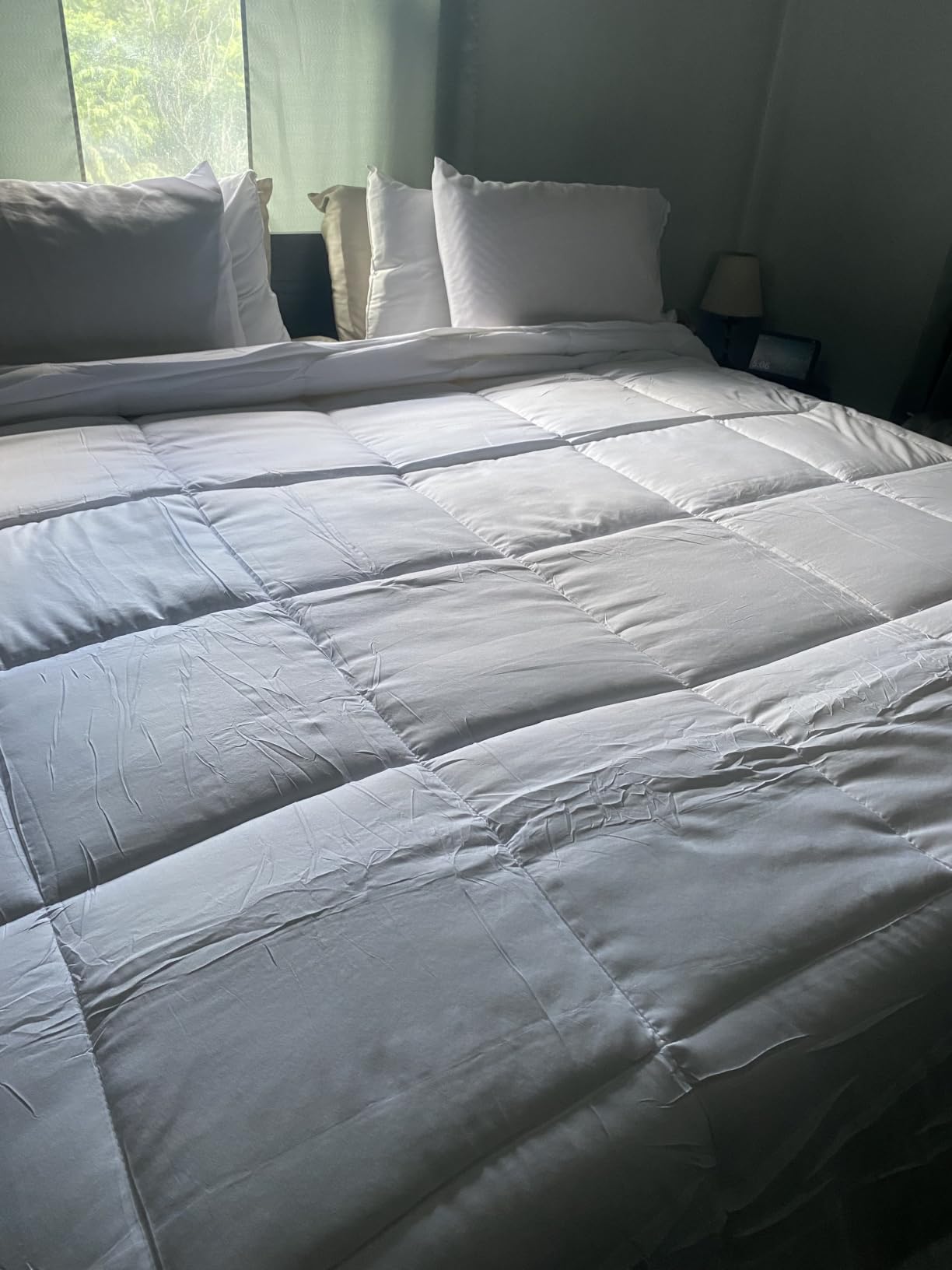 Bedsure Comforter Duvet Insert - Quilted Comforters Queen Size, All Season Duvet, GentleSoft Down Alternative Bedding Blanket, with 8 Tabs, Gifts for Women/Men, White, Queen 88 x 88 Inches customer photo 2