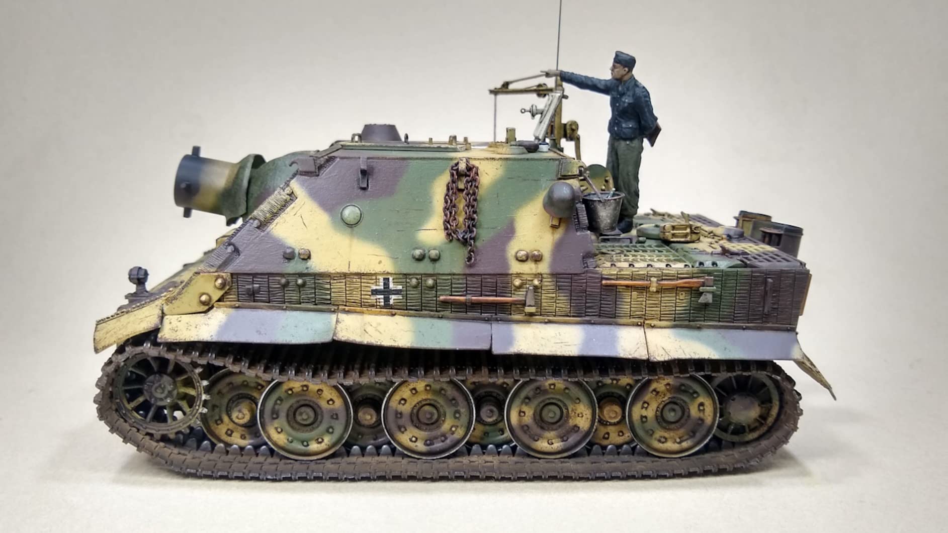 Italeri ITA6573 1:35 38cm RW 61 auf Sturmmorser Tiger [Model Building KIT] customer photo 2