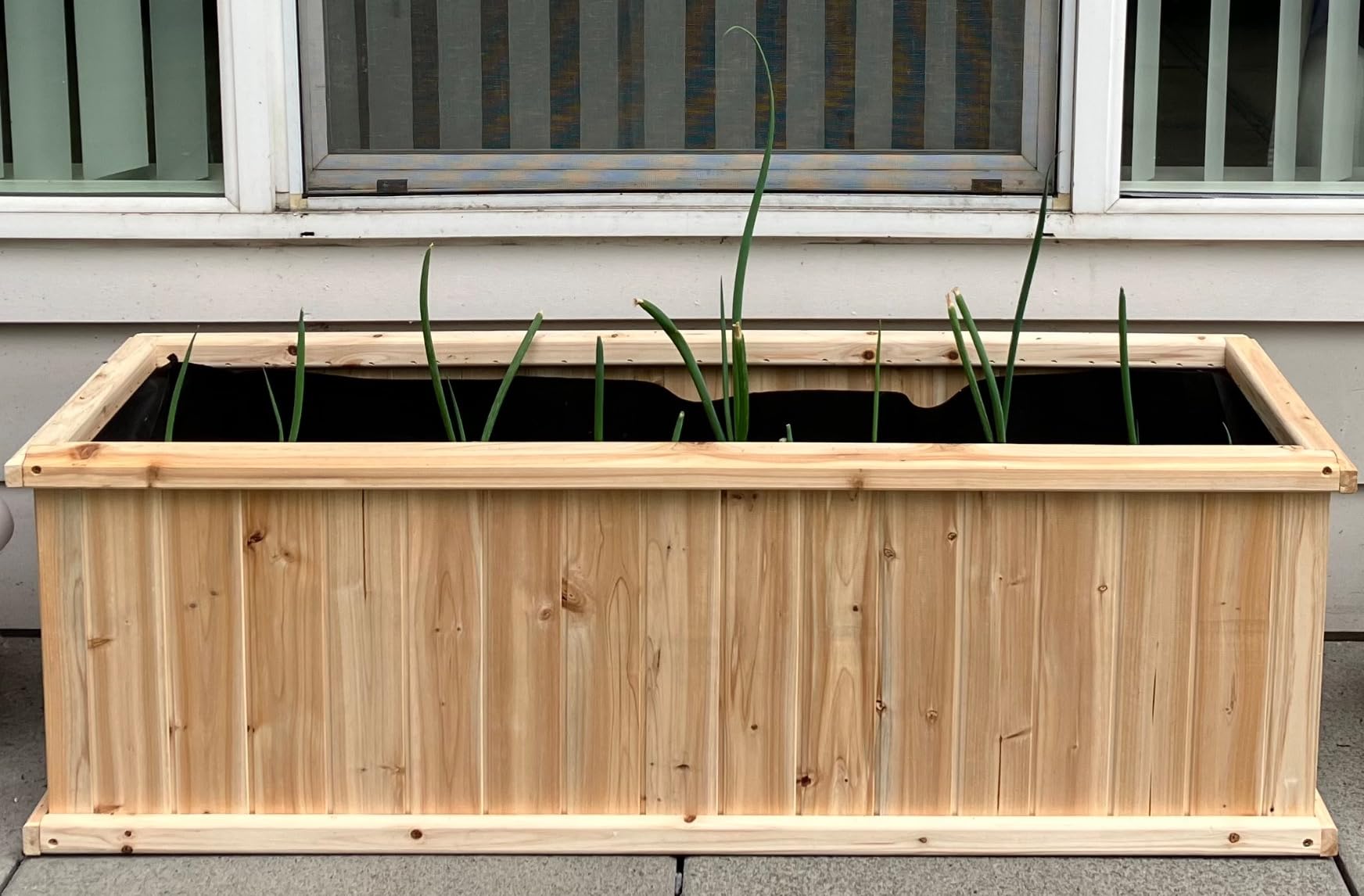 Shine Company Premium Cedar Raised Garden Bed, Planter Box for Vegetables, Flowers, or Herbs 40