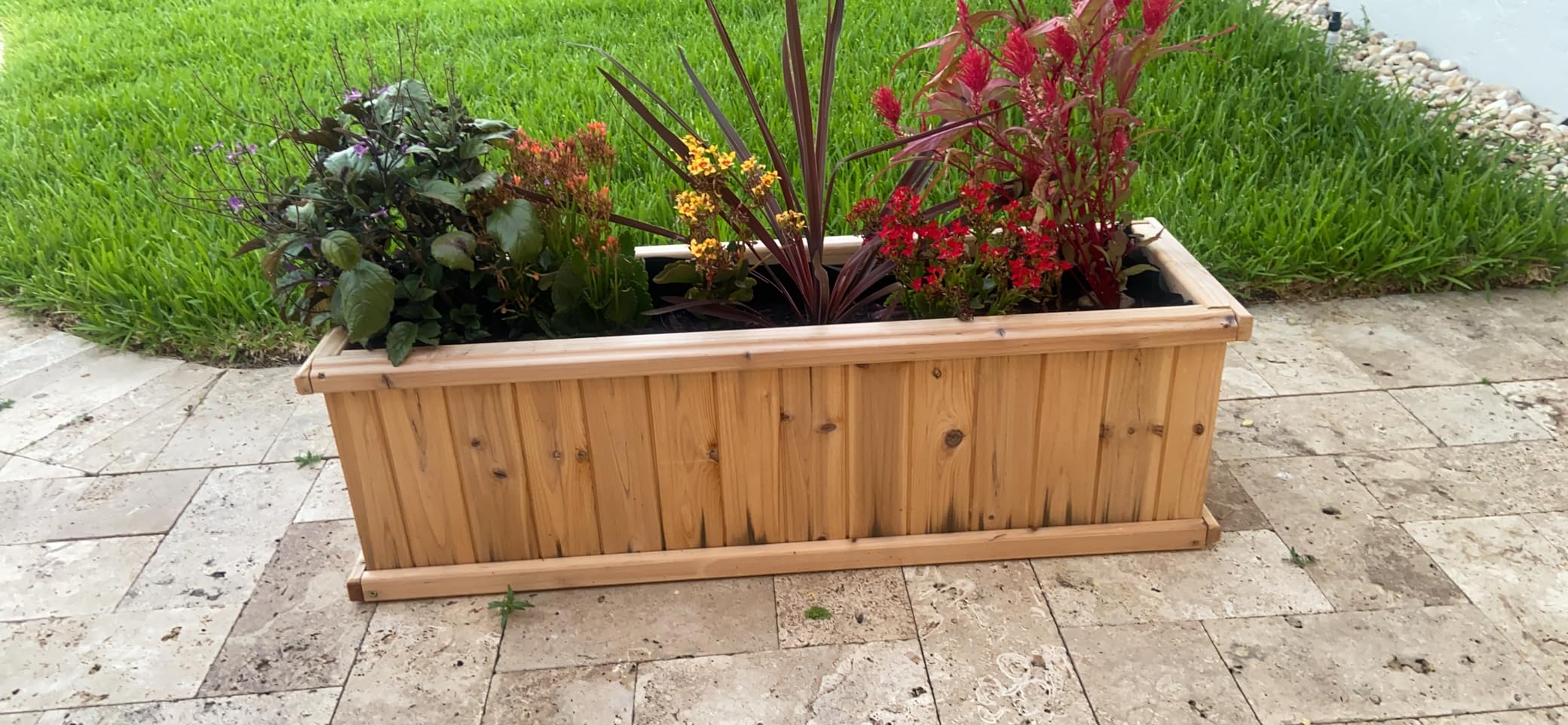 Shine Company Premium Cedar Raised Garden Bed, Planter Box for Vegetables, Flowers, or Herbs 40