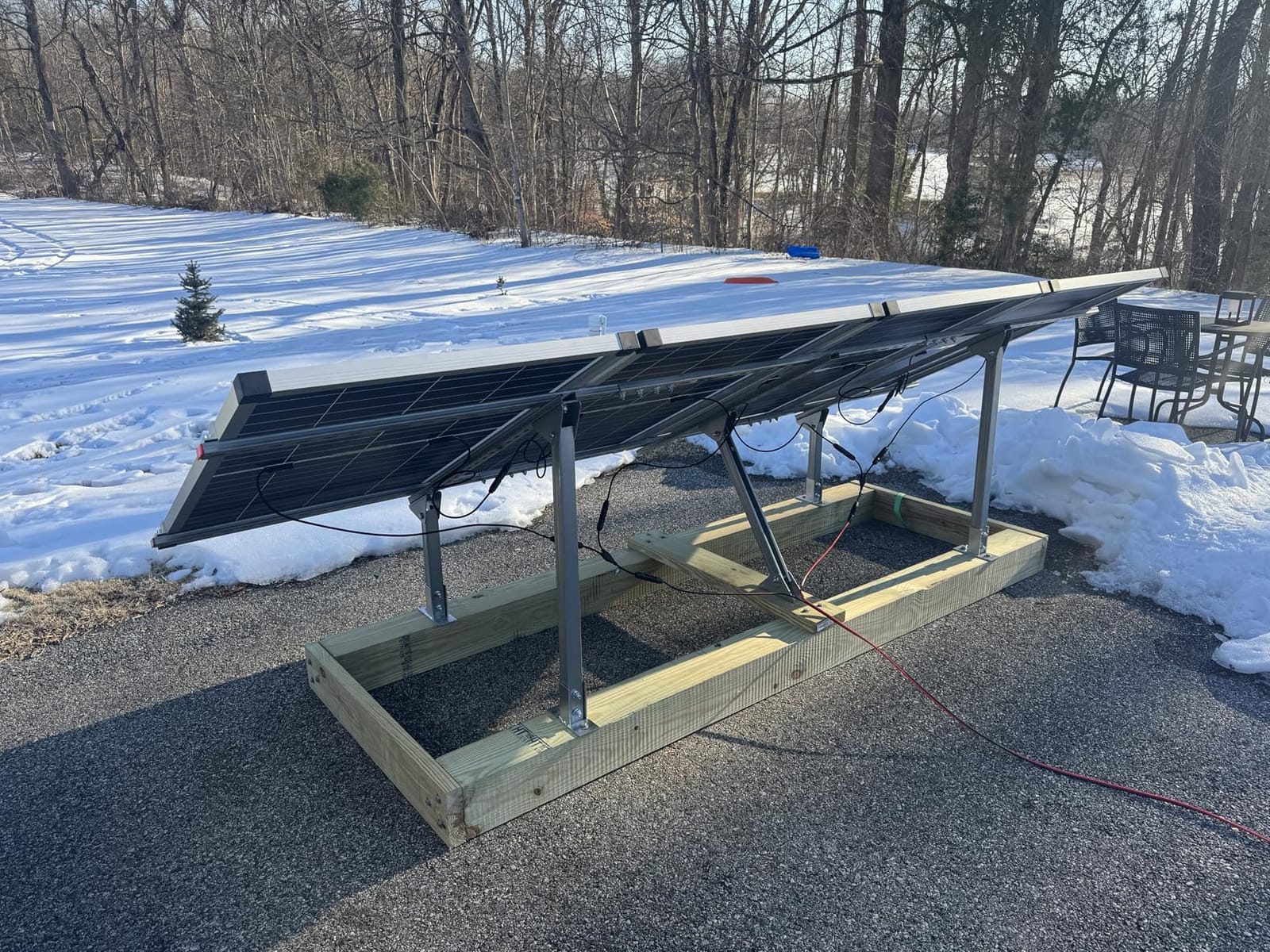 ECO-WORTHY Upgraded Solar Ground Mount Adjustable Multi-Pieces Solar Panel Mounting Brackets Kit System for 4pcs 200W/3pcs 300W/2pcs 400W Solar Panels for Ground, Open Space, Cabins and Backyard Sheds customer photo 1
