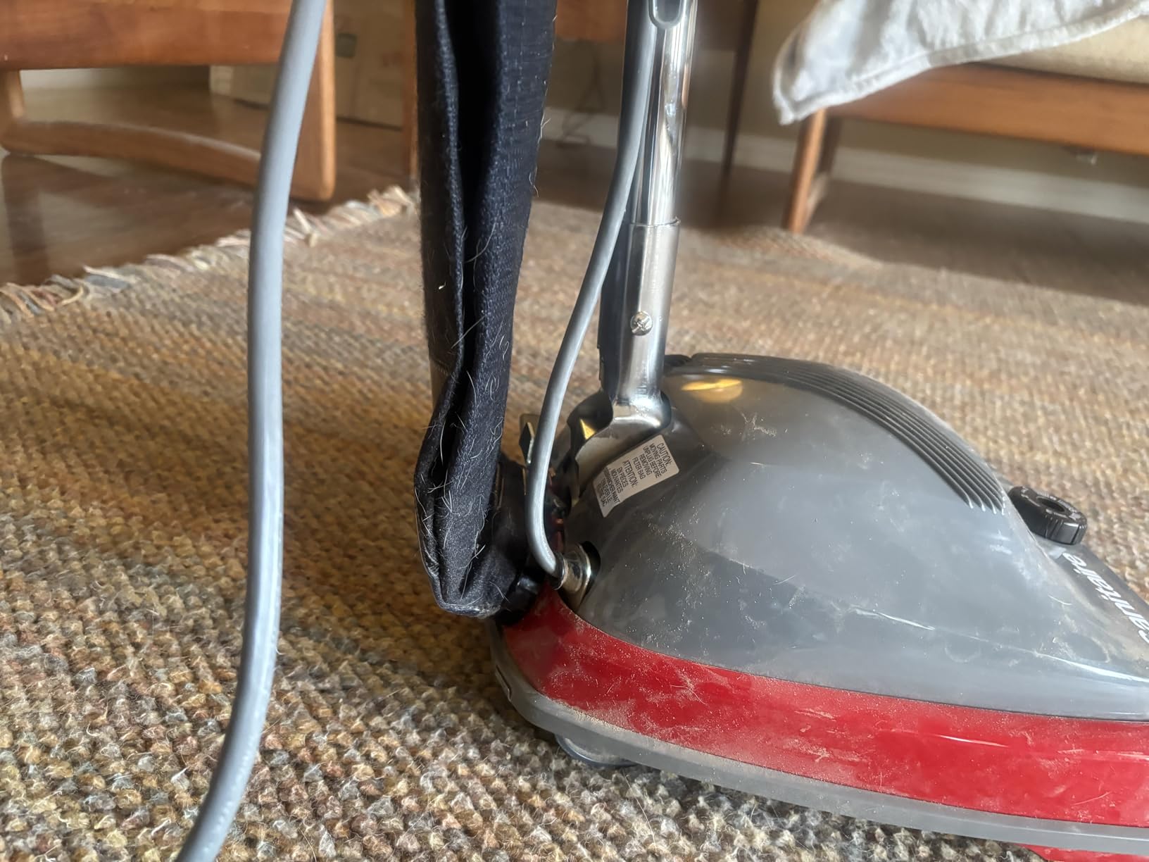 SC679K Tradition Upright Commercial Bagged Vacuum, Red customer photo 2