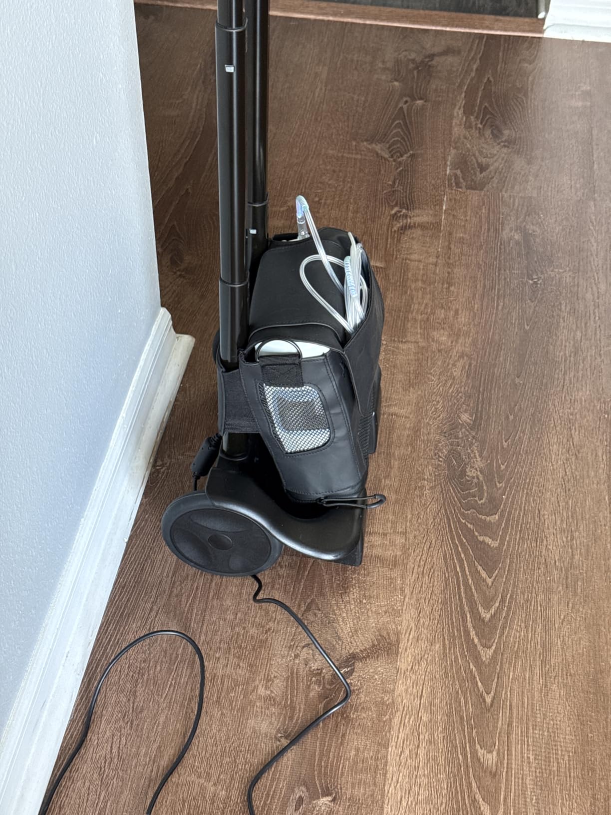 Inogen Cart – for the One G3, One G5 Rove 6 - Collapsible Carrying Cart - Oxygen Accessory - Weighs 3.25 lb. - 41 in X 17.68 in. customer photo 1