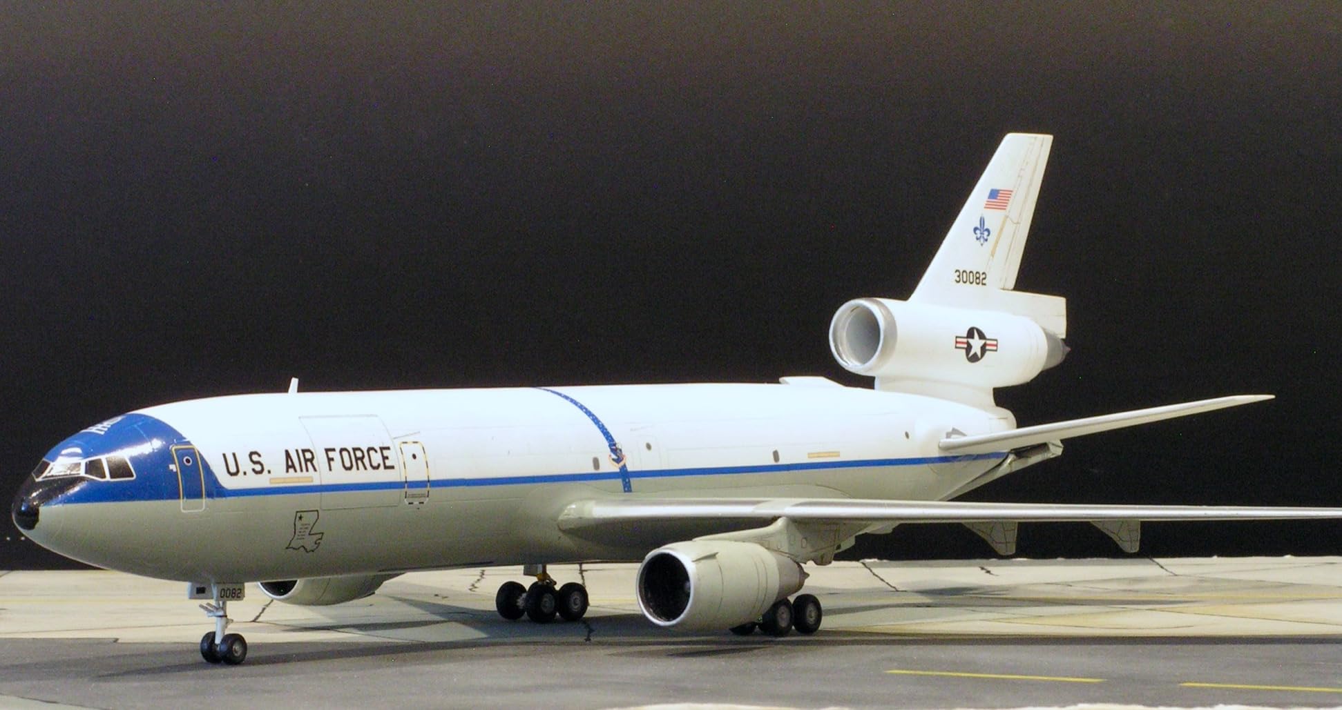 AMP 144-004 - 1/144 - Mcdonnell Douglas KC-10 Extender customer photo 2