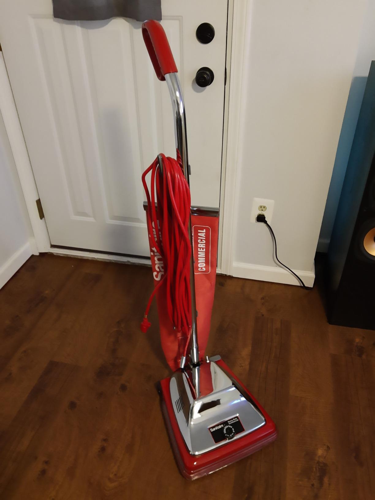Sanitaire Tradition Upright Bagged Commercial Vacuum, SC886G customer photo 2