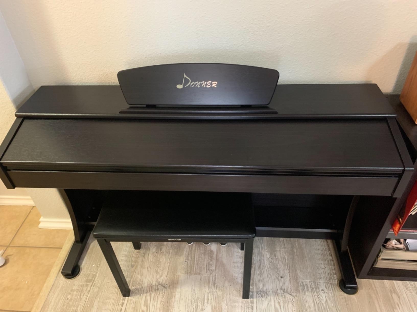 Donner DDP-300 Digital Piano with 88 Graded Hammer Action Weighted Keys, Record, Bluetooth, 10 Voices, 4 Reverb, Speakers, Professional Full Fize Key Keyboard Electric Dark Rose customer photo 1