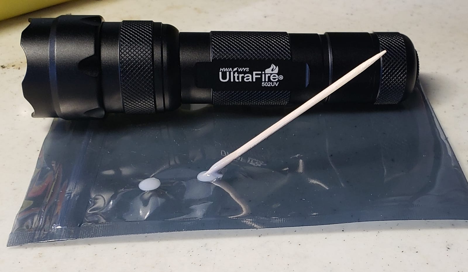 ULTRAFIRE 395-405nm UV Flashlight for Resin Curing, Zoomable Black Light | Pet urine stain checks on carpets and upholstery; UV leak detection light for automotive and HVAC fluorescent dye inspection customer photo 1