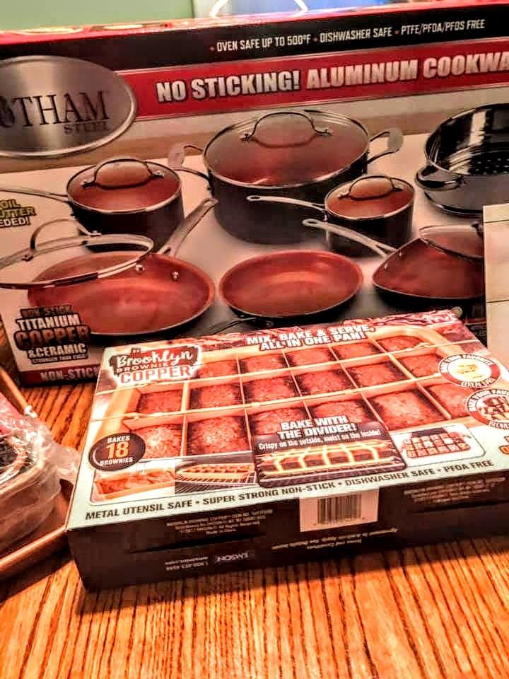 Gotham Steel 12 Pc Ceramic Cookware Set Nonstick, Ceramic Pots and Pans Set Non Stick with Steamer for Cooking, Non Toxic PFOA PFOS Free, Ergonomic Stay Cool Handles, Oven & Dishwasher Safe, Copper customer photo 2