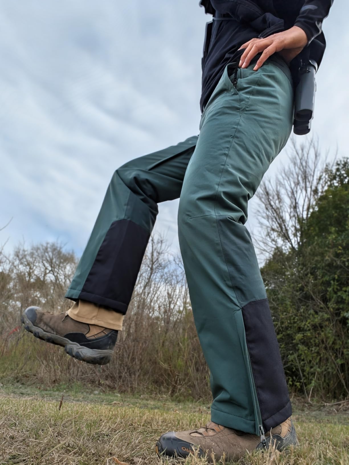 Amazon Essentials Men's Waterproof Breathable Insulated Snow Ski Pant customer photo 2
