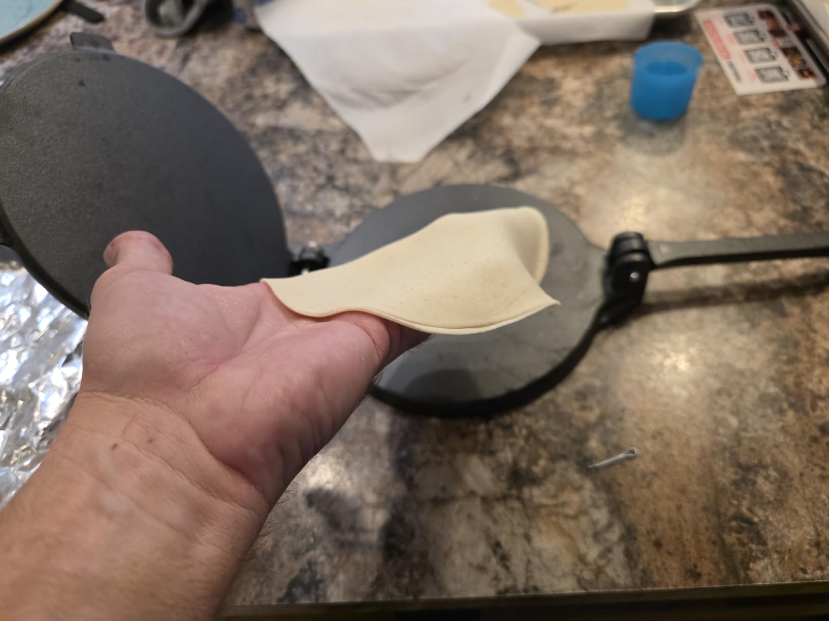 Victoria 10-Inch Cast Iron Tortilla Press HD Spherrous Iron | Commercial-Grade, Roti Press, Pataconera, Seasoned with Flaxseed Oil, Made in Colombia customer photo 2