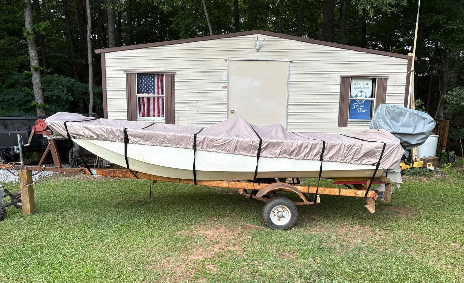 600D Jon Boat Cover Heavy Duty Waterproof Marine Grade UV Resistant Reinforced Adjustable Side Straps (12'-14' Long, 600D, Beam Width to 70