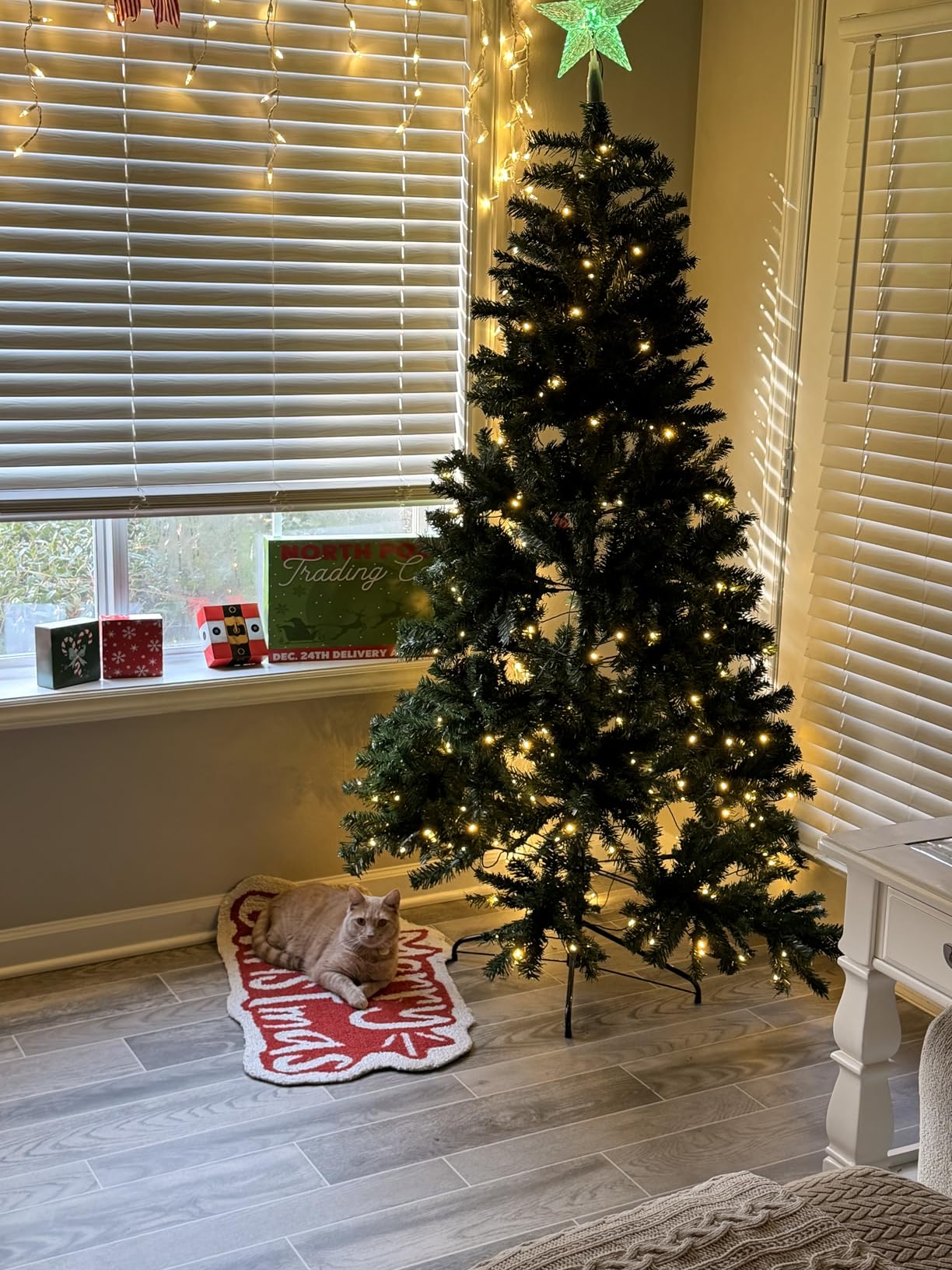 Casafield 9FT Realistic Pre-Lit Green Spruce Artificial Holiday Christmas Tree with Sturdy Metal Stand customer photo 1
