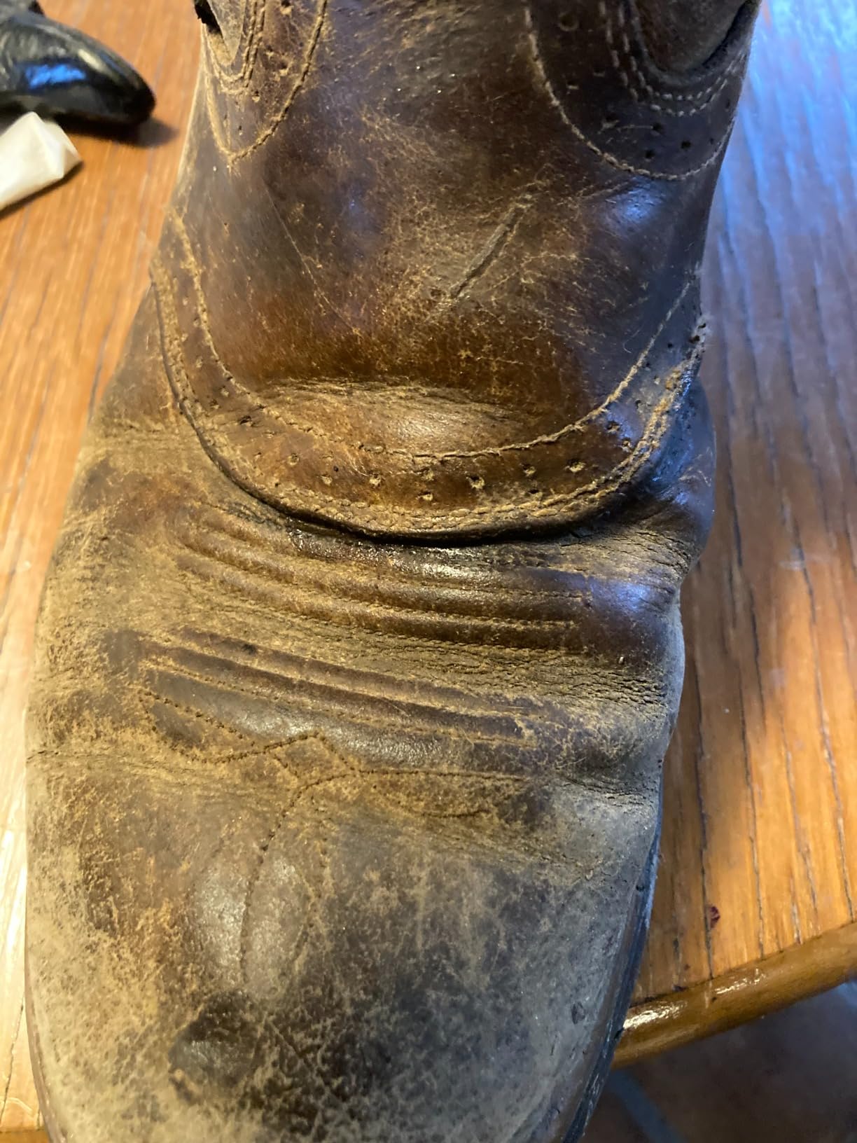 BOOT BOND Boot Glue - Quick Dry Boot Repair Formula Works in Seconds - Tough But Flexible Glue Seal - Waterproof Boot Heel Fix Works On Shoe Heel Repair, Thick Sole Boots, Sneakers, and More customer photo 2