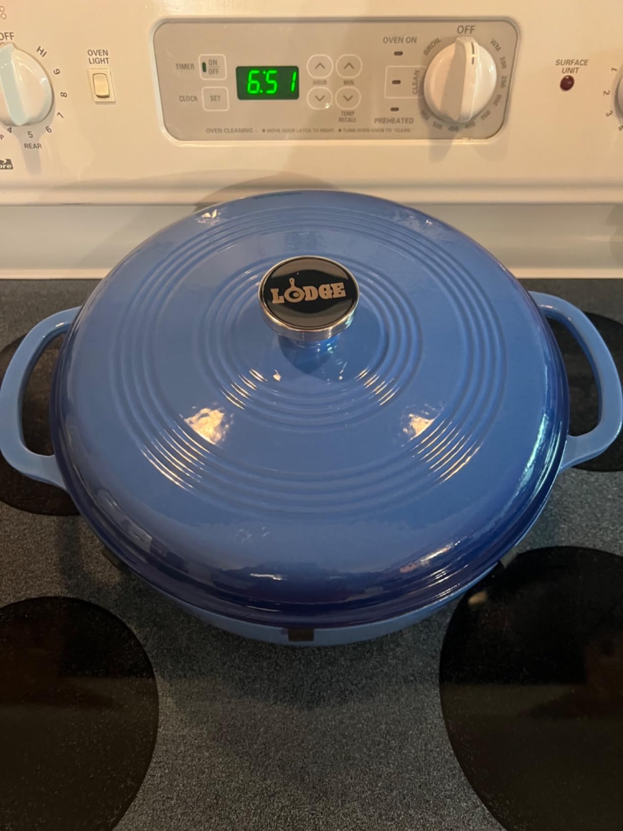 Lodge Essential Enamel Cast Iron Dutch Oven with Lid, 7.5 Quart, Indigo customer photo 1