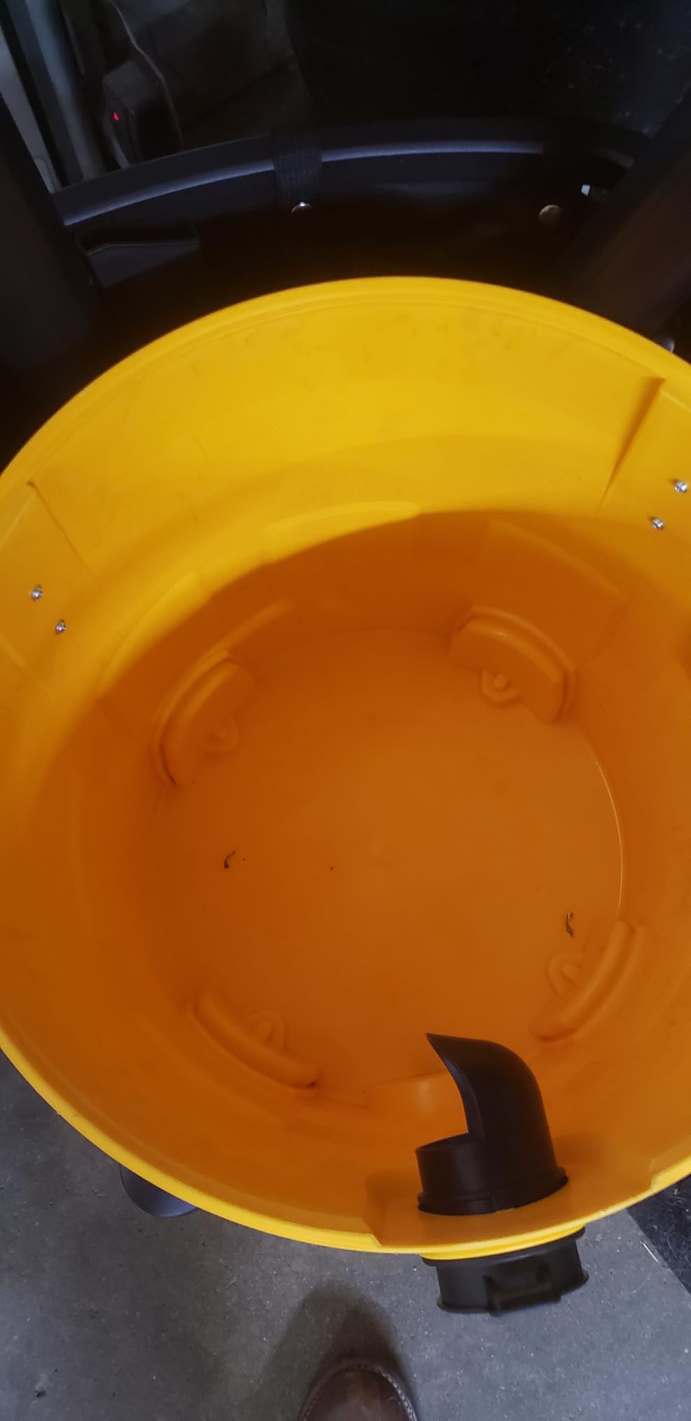 DEWALT Dust Separator with 10 Gallon Stainless Steel Tank, 99.5% Efficiency Cyclone Dust Collector, High-Performance Cycle Powder Collector Filter, DXVCS003, White customer photo 1