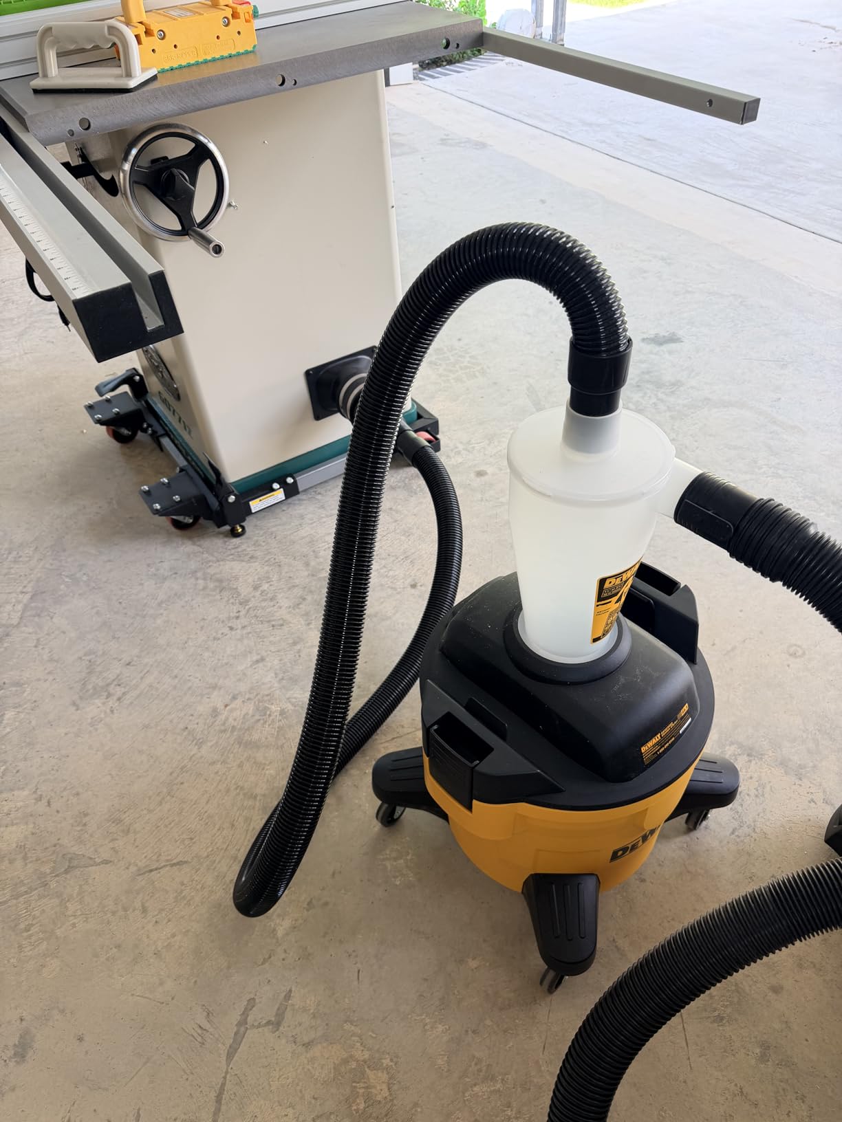 DEWALT Dust Separator with 6 Gallon Poly Tank, 99.5% Efficiency Cyclone Dust Collector, High-Performance Cycle Powder Collector Filter, DXVCS002, Yellow customer photo 1