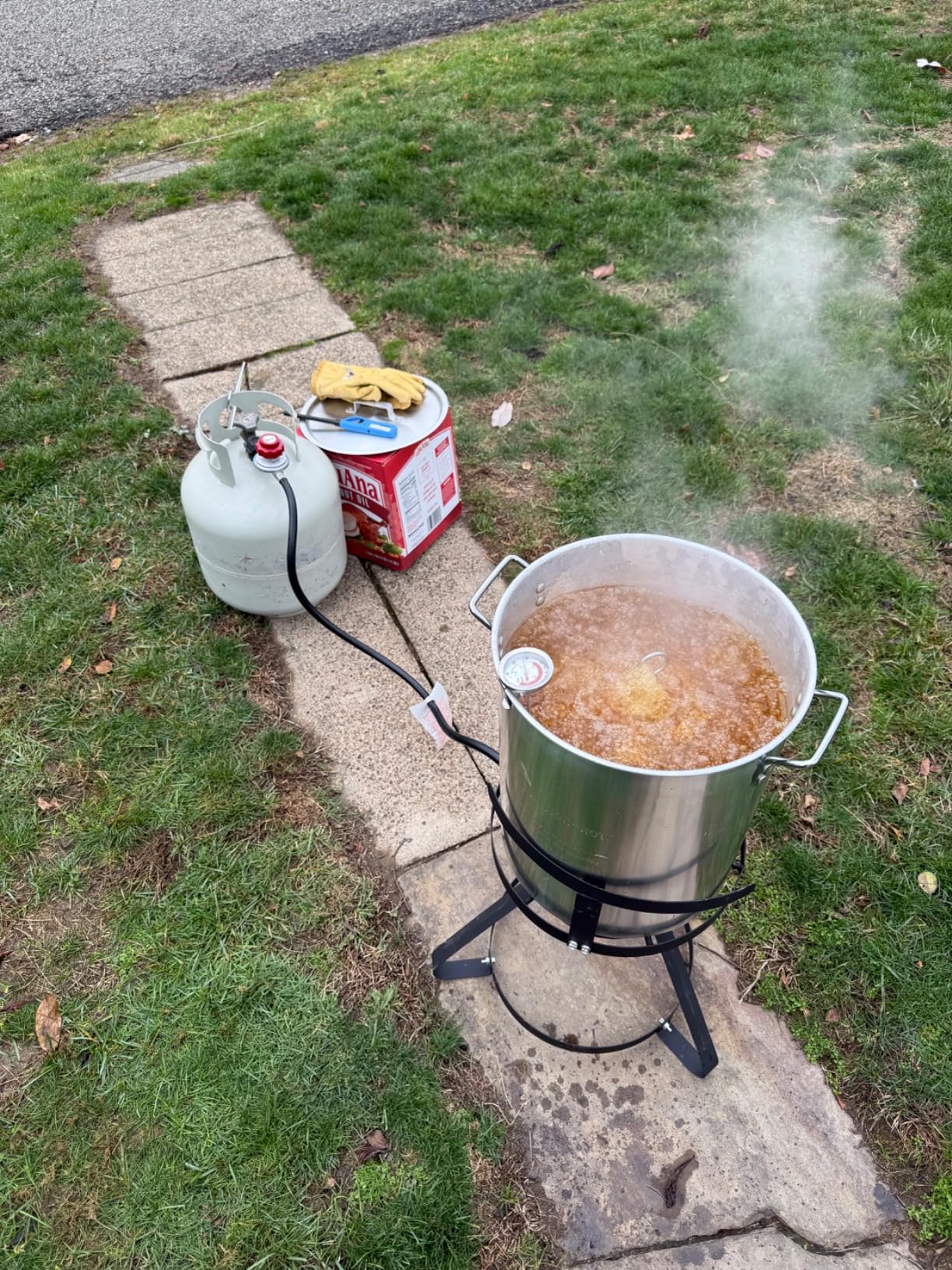 GasOne 30QT Turkey Fryer Set and Seafood Boil with Propane Gas Burner, Perforated Basket - Perfect Outdoor Cooker for Crawfish, Crab, Shrimp, Lobster, and Frying - Complete Outdoor Cooking Kit customer photo 2