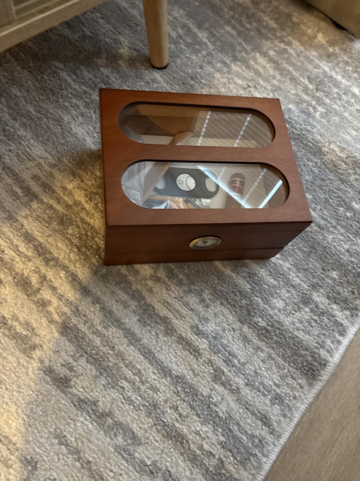 COOL KNIGHT Cigar Humidor with Front Hygrometer, Humidifier, Tempered Glass Top, 20-35 Cigars customer photo 1