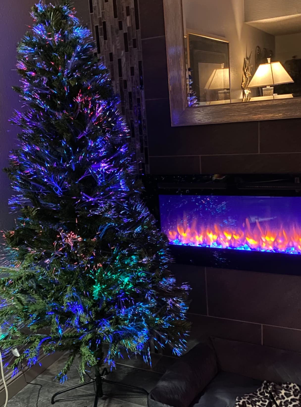 Goplus 7ft Fiber Optic Artificial Christmas Tree, Pre-lit Premium Spruce Tree with Solid Metal Stand, 820 Branch Tips, Xmas Full Tree for Indoor Holiday Decoration customer photo 2