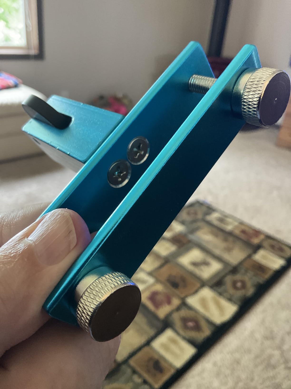 Yootones Violin Bridge Fitting Tool Violin Metal Bridge Holder for Adjustable Violins Luthier Tool (Blue) customer photo 1
