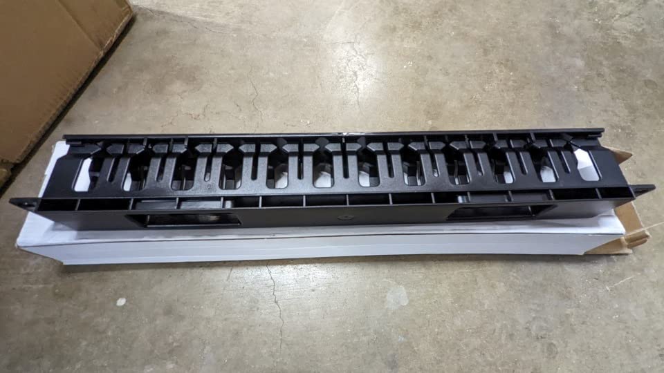 RackPath 1U 19 Inch Plastic Server Rack Mount Cable Management Duct Raceway with Panel Cover customer photo 2