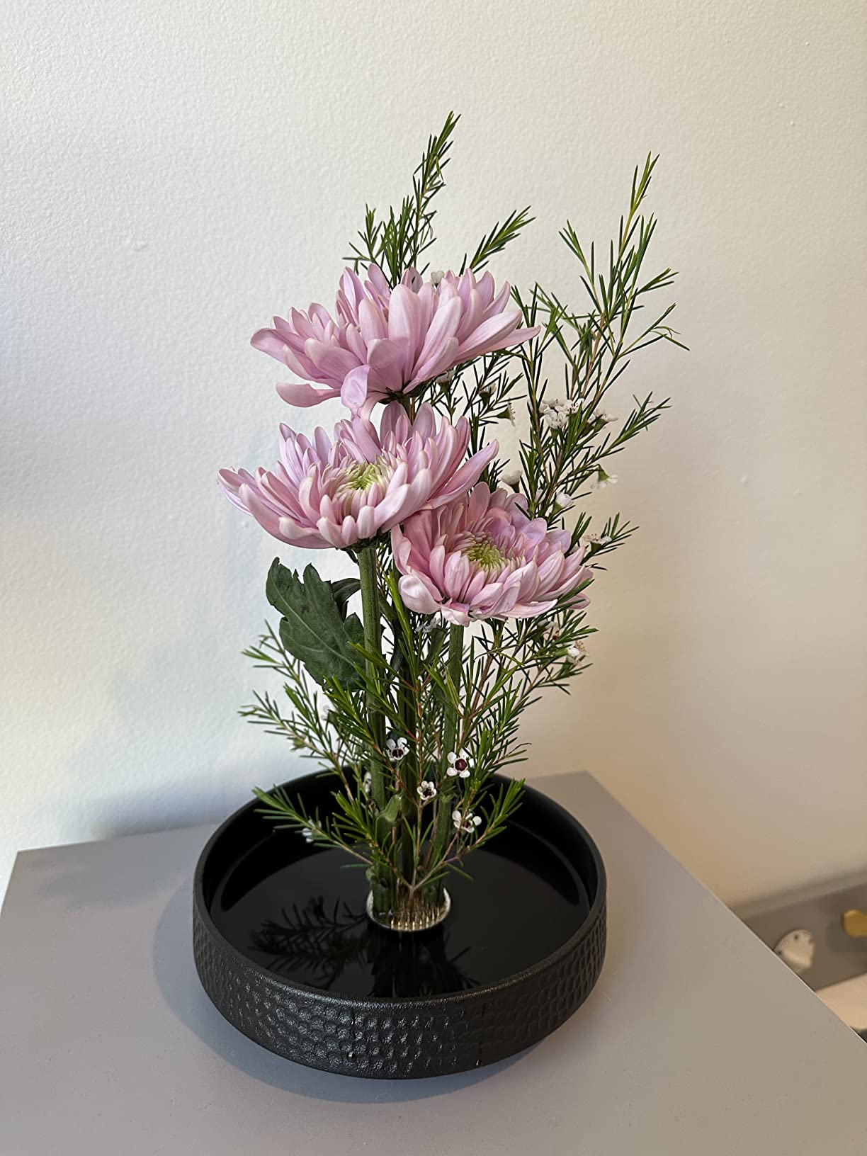 Ikebana Vase Kit, Flower Frog Container Ceramics Bowl with 2 inch Floral Frog Kenzan Minimalist Modern Table Decorative Bowl Flower Vase customer photo 1