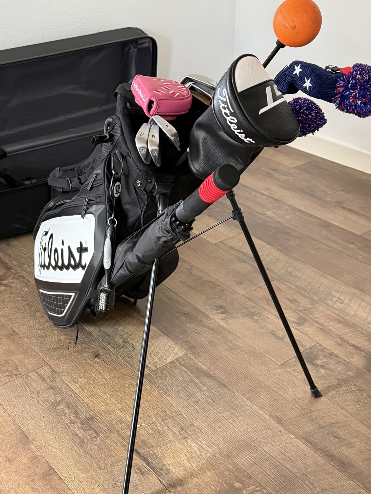 Titleist - Premium Stand Bag - Black/White customer photo 1