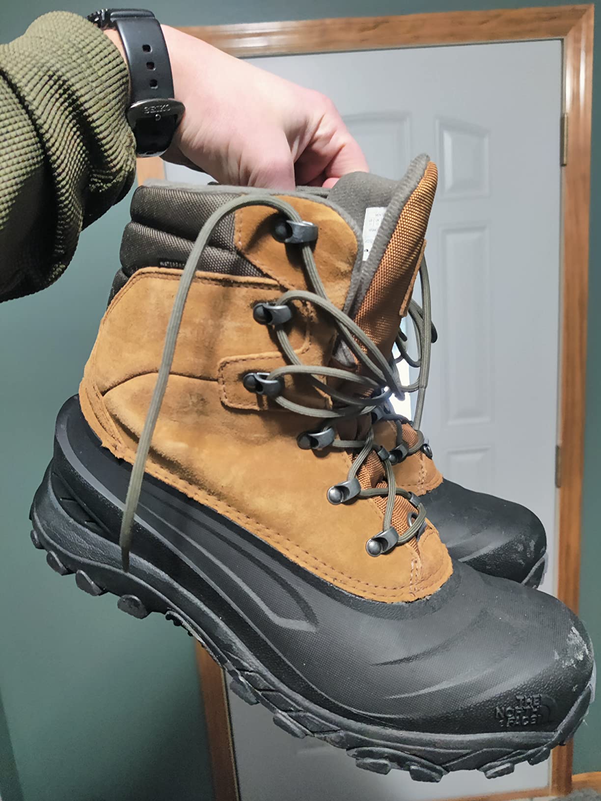 THE NORTH FACE Men's Chilkat V Lace-up Waterproof Snow Boot | 200g of Premium Insulation customer photo 2