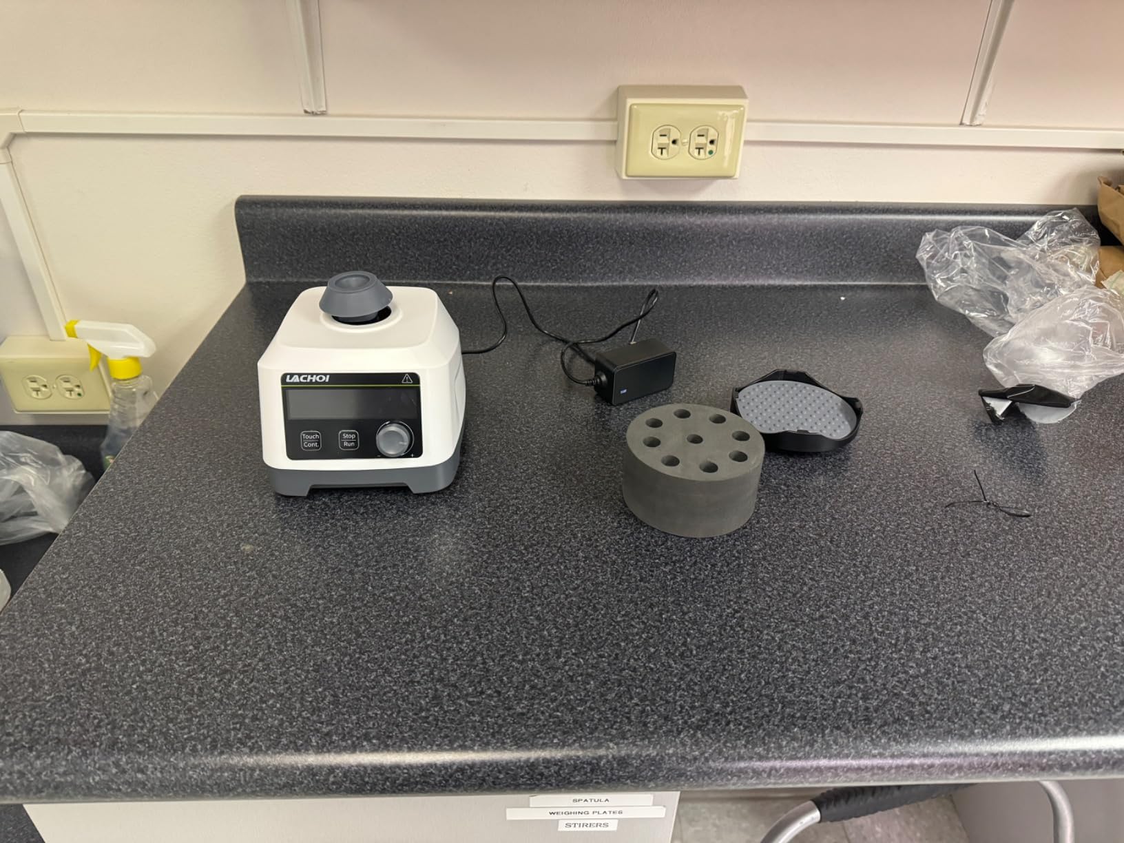 Lab Vortex Mixer 100-3000rpm LCD Touch & Continuous Mode with Timing Function customer photo 1
