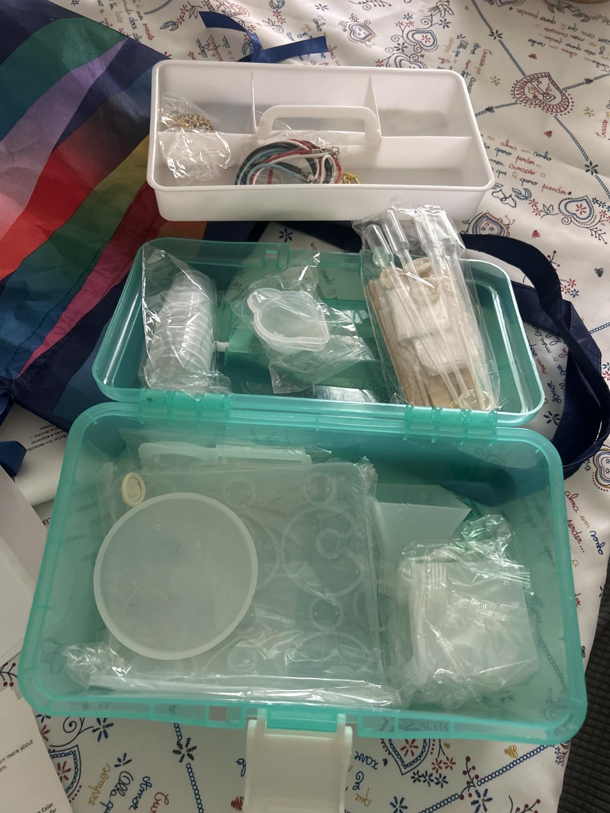 MODDA Epoxy Resin Kit with Video Course, Includes Color Pigment, Silicone molds, Necklace Cord, Earring Hooks for Jewelry Making, Epoxy Resin Starter Kit for Beginners, Adults,Complete Craft Set customer photo 2