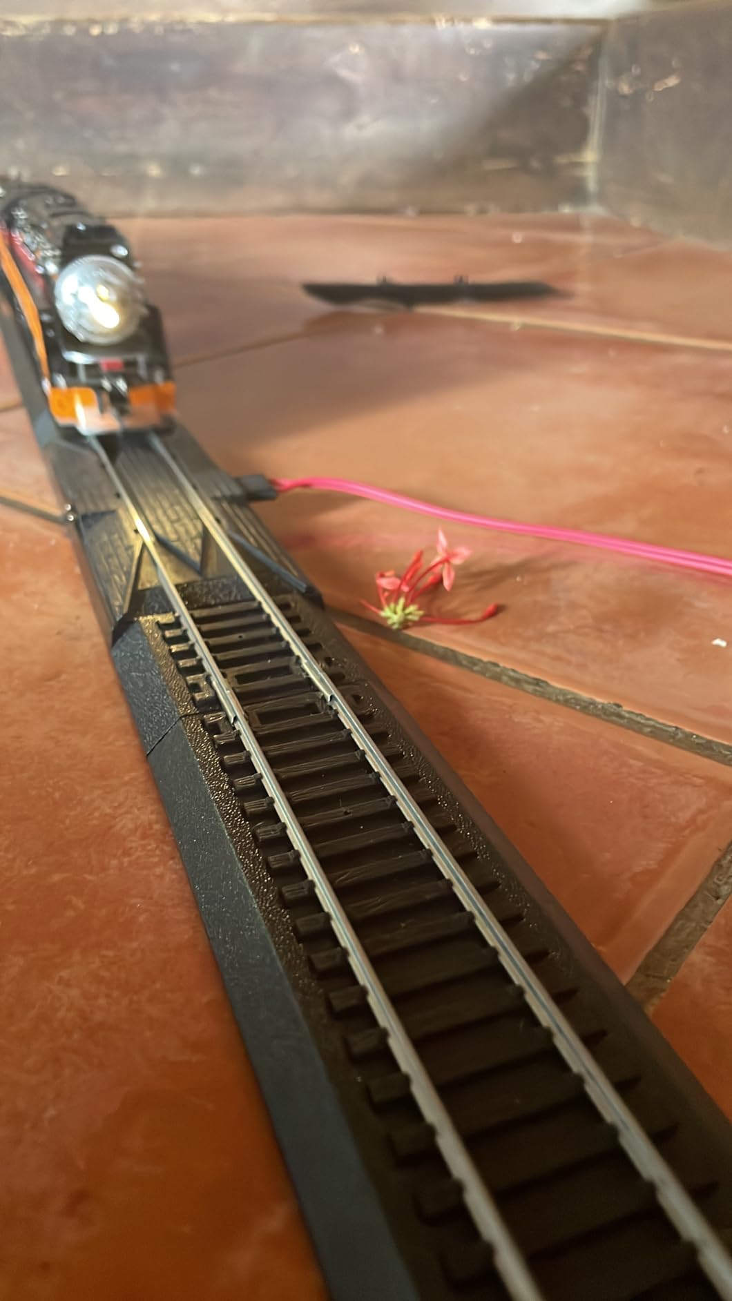 Bachmann Trains Daylight Special Ready to Run Electric Train Set - HO Scale | Complete Starter Set, Locomotive, Rolling Stock, Track, Power Pack and Speed Controller, Build Your Model Railroad, 776 customer photo 2