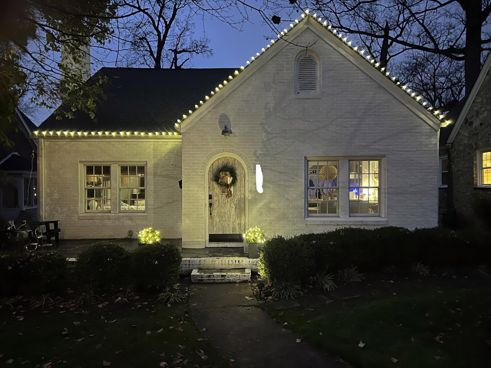 C9 Led Christmas String Lights 68Ft 100 LED with All in One Clips Outdoor Waterproof Strawberry Roof Lights, Commercial Grade Extendable for Indoor Outside Roofline Home Xmas Decoration, Warm White customer photo 1