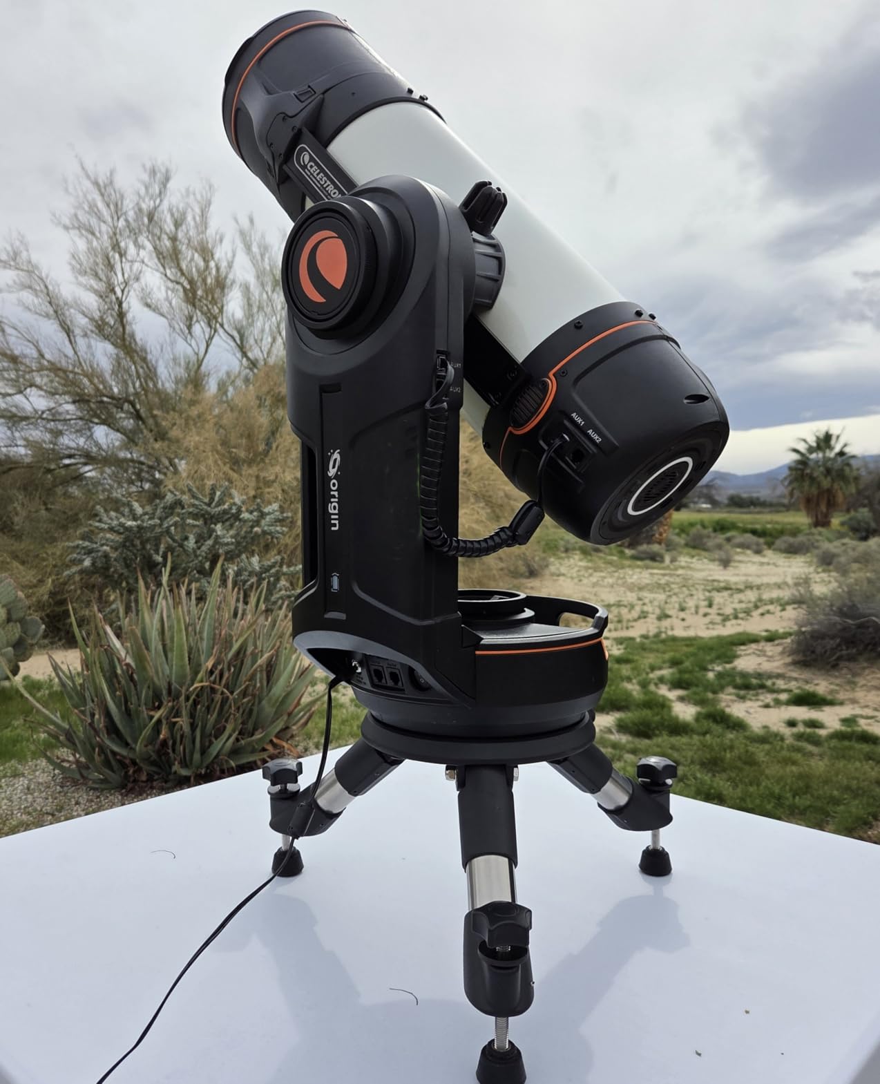 Celestron Tabletop Tripod for NexStar SE, NexStar Evolution & Origin | Grab-and-Go Mini Tripod customer photo 1