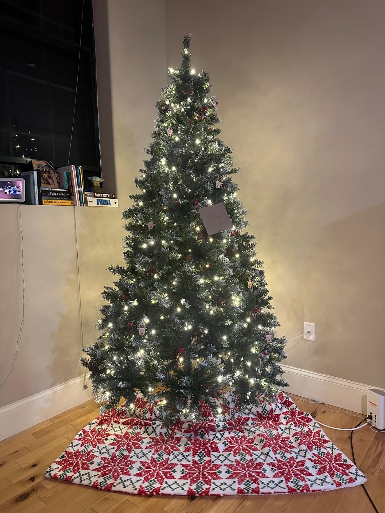 Vancouver 7.5ft Frosted Prelit Artificial Christmas Tree with Pine Cones, Faux Berries, Foot Pedal, 1346 Branch Tips, 550 Warm Lights & Metal Stand, 53