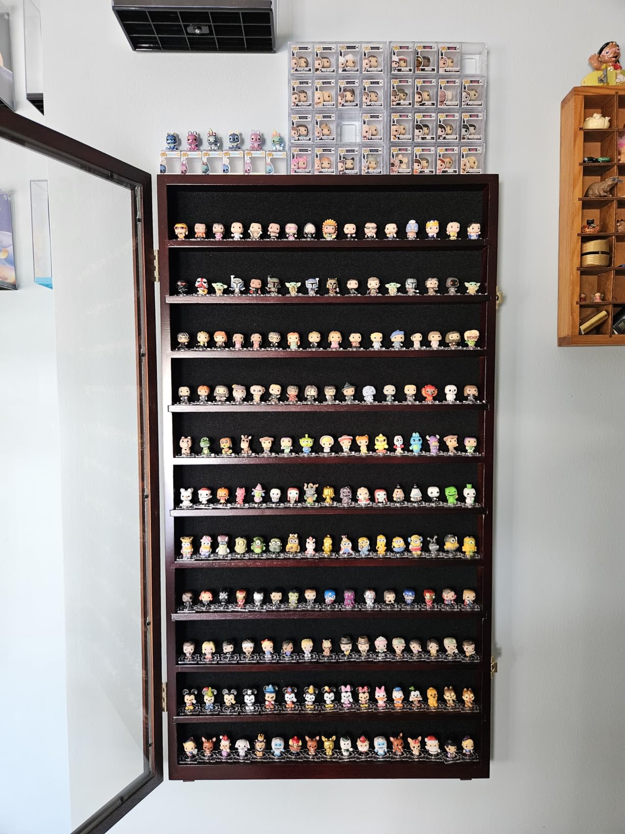 sfDisplay.com,LLC. 180 Minifigures Display Case Cabinet for Miniatures/Figurines/Mini Figures (Black) customer photo 1