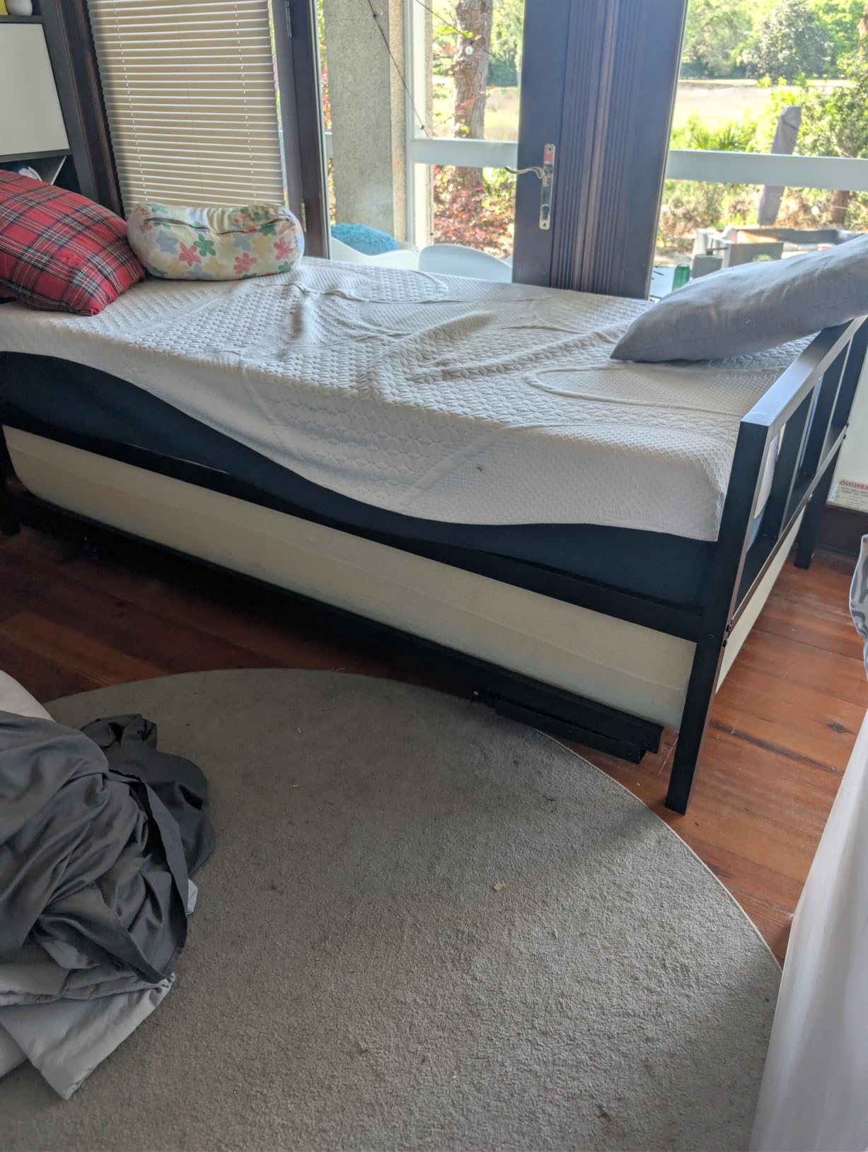 Milliard Twin Daybed and Fold-Up Trundle Set, Daybed with Pop Up Trundle, Black Frame - Mattresses Sold Separately customer photo 1