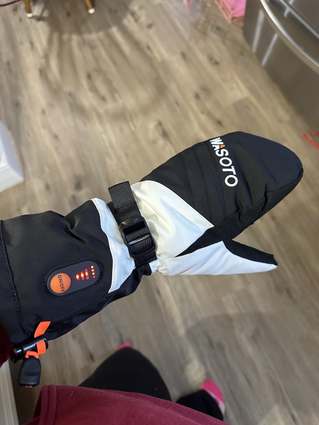 WASOTO Heated Mittens Gloves for Women Men 7.4V Battery 22.2Wh Electric Rechargeable Waterproof Ski Gloves for Winter Outdoor Work Skiing Snowboarding Hiking Fishing Camping Raynaud customer photo 1