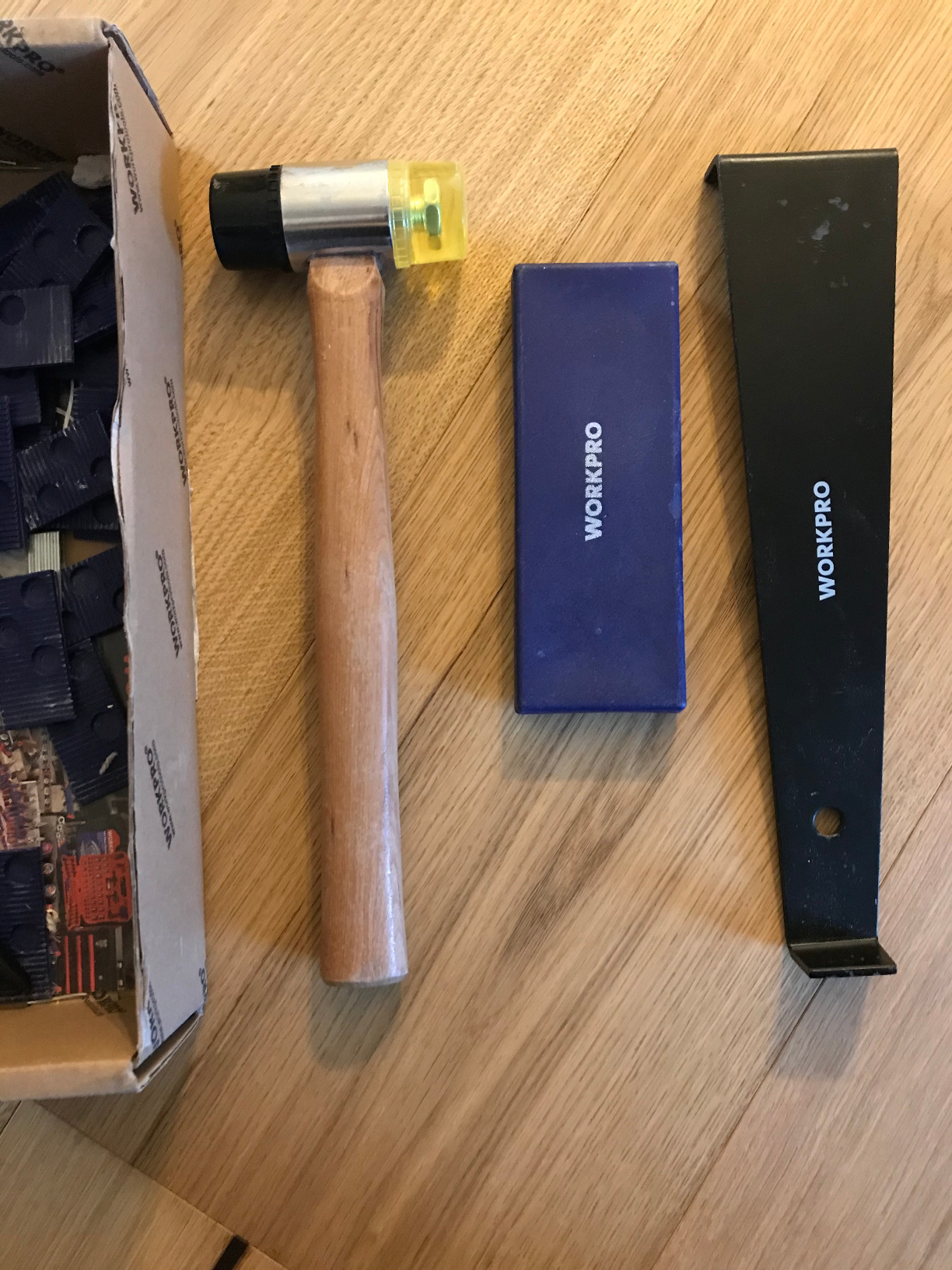 WORKPRO Laminate Flooring Installation Kit, 43-Pack | Rubber Mallet with Fiberglass Handle, Knee Pads, Heavy Duty Pull Bar, Solid Tapping Block, 30 Spacers customer photo 2